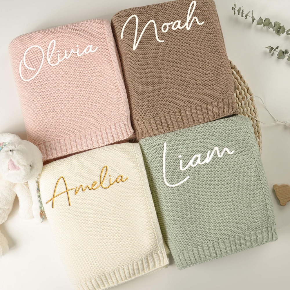 Baby Nursery Keepsake - ผ้าห่มเด็กถักปักชื่อตามสั่ง, ผ้าห่อตัวเด็กอ่อนนุ่มสบาย, ของขวัญที่ระลึกส่วนตัวสำหรับงานเลี้ยงต้อนรับทารกและตกแต่งห้องเด็ก