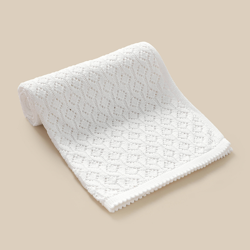 ผ้าห่มเด็กถักนิตติ้ง ขนาด 90*7 - Baby Girl Nursery Quilt บทวิจารณ์และราคา