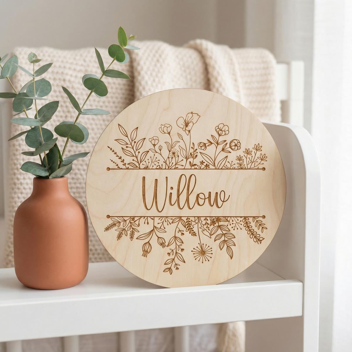 ป้ายไม้ทรงกลมลายดอกไม้พร้อมชื่ - Baby Nursery Name บทวิจารณ์และราคา